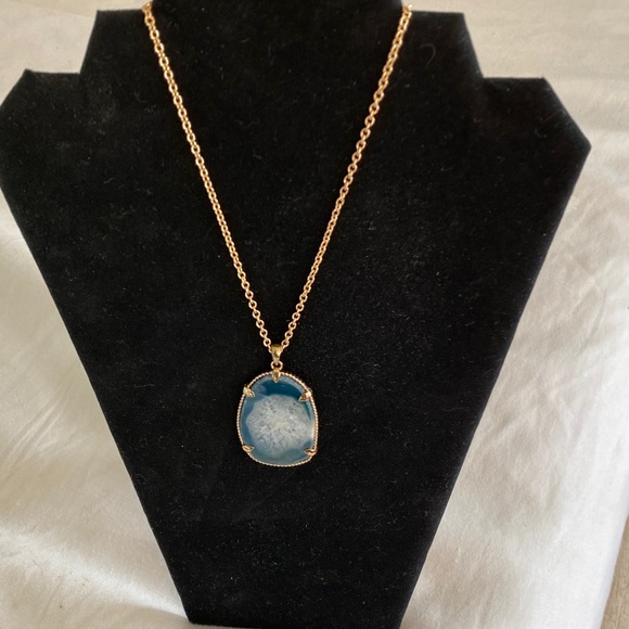 Smooth cut stone necklace - Picture 4 of 7